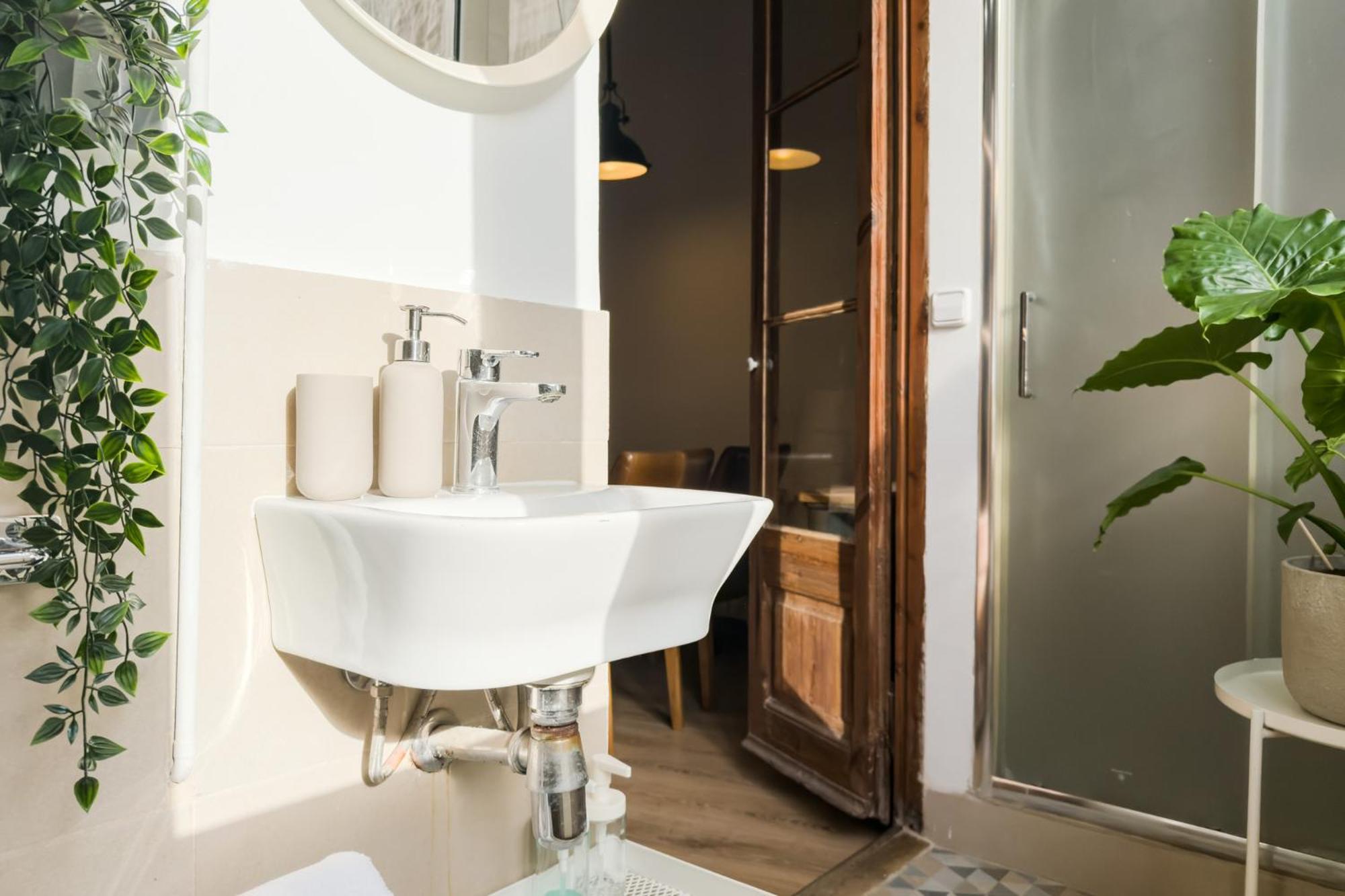 Magalhaes - Trad Flat In Poble Sec, Near Ramblas Barcelona Exterior photo
